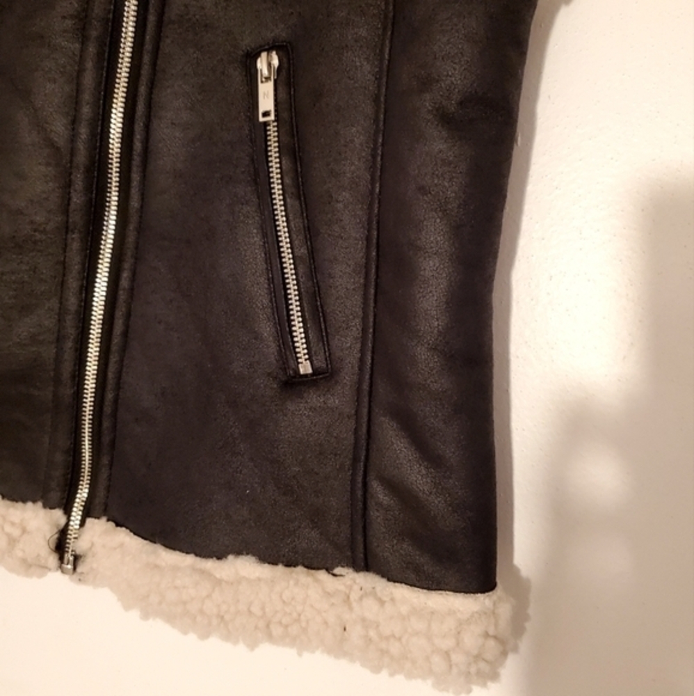 Noisy May Sherpa Zipup Vest Jacket Black Zipper Pockets Size Medium NWT - Picture 4 of 12